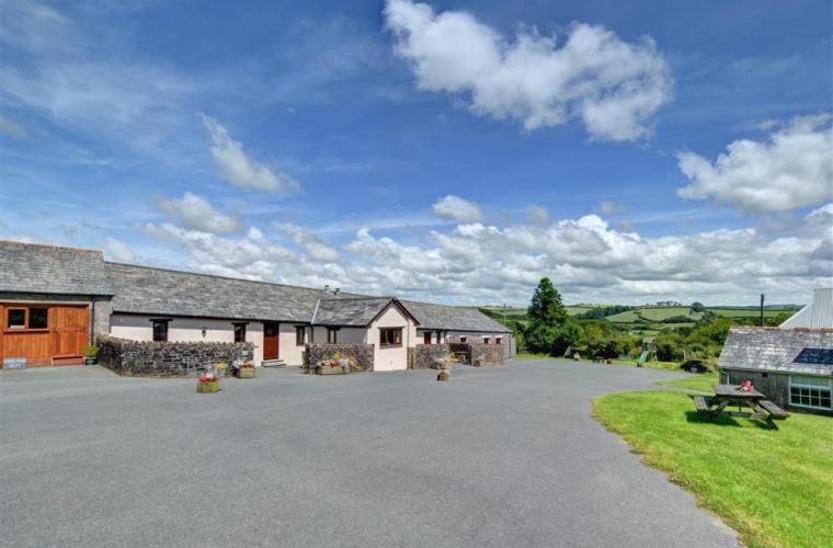 Well Farm Cottages North Tamerton Eksteriør billede